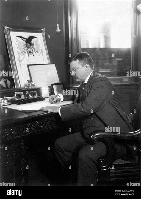 Theodore Roosevelt signing the Thanksgiving Proclamation Act in 1902 ...