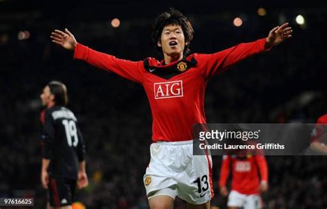 Park Ji Sung Manchester United Photos and Premium High Res Pictures ...