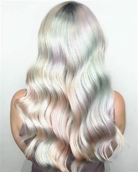 36 Beautiful Holographic Hair Trend Pictures That Are So Stunning You Can't Look Too Long At Them