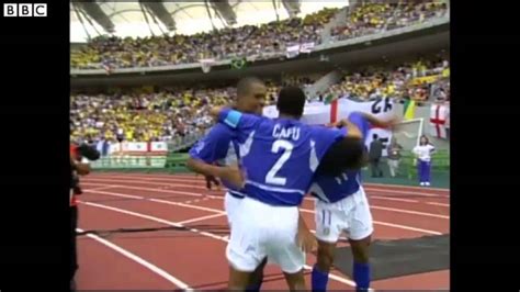 Ronaldinho scores 40-yard free-kick vs England - YouTube