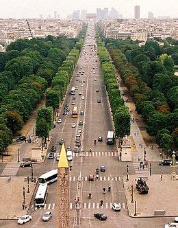 Avenue des Champs-Elysées vue de la place de la Concorde.