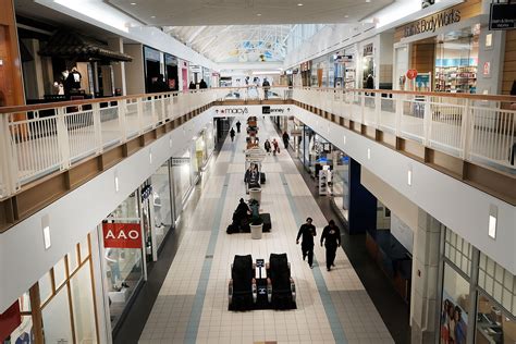 Malls see tsunami of store closures as foot traffic declines further