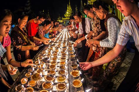 Buddhists at prayer - Art Wolfe