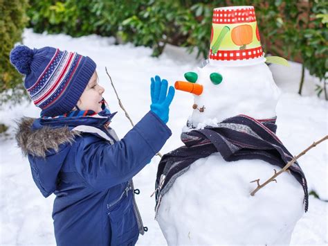 How to Build the Perfect Snowman: 6 Essential Tips | Reader's Digest