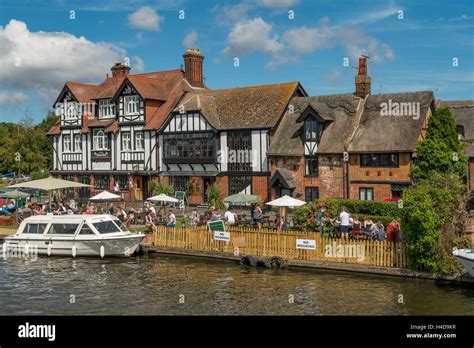 The Swan Inn, Horning, Norfolk, England Stock Photo - Alamy