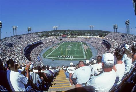 Ravens Game at Old Memorial Stadium Editorial Image - Image of football ...