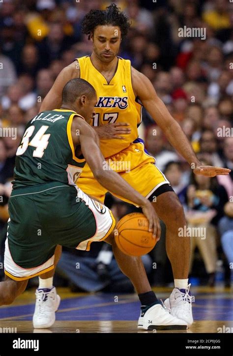 Rick fox 2004 lakers hi-res stock photography and images - Alamy