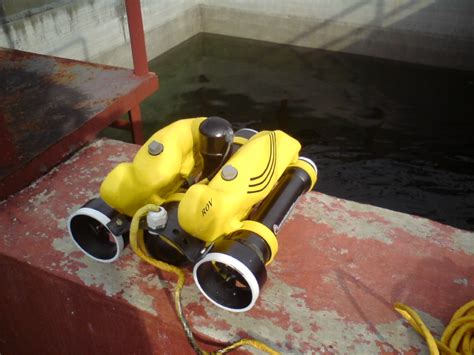 MINI ROV (UNDERWATER ROBOTIC)