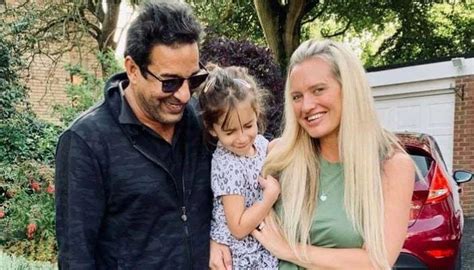 Watch: Wasim Akram’s emotional video of reunion with daughter after 10 ...