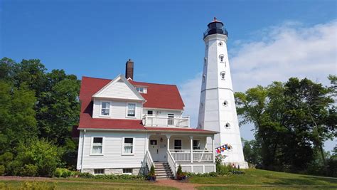 8 Lake Michigan lighthouses to visit in Wisconsin