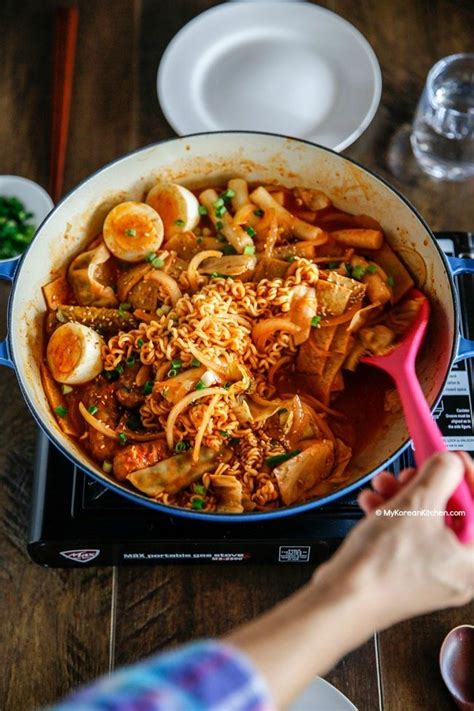 Rabokki - Ramen + Tteokbokki | Recipe | Yummy food, Asian recipes, Food