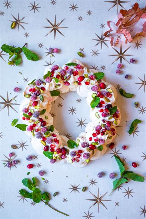 Christmas Meringue Wreath • CUBBin the Kitchen