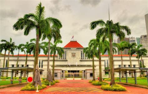 The Parliament House of Singapore Stock Image - Image of green, palm ...