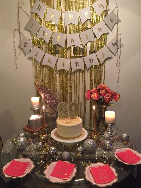 Glitter birthday party | Decoraciones para fiesta en casa, Mesa ...