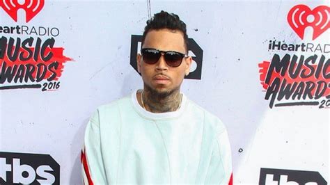 Chris Brown (R&B Singer) - Age, Family, Bio | Famous Birthdays