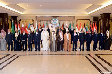 2014_03_25-arab-leaders-stand-for-a-group-photo-1 – Middle East Monitor