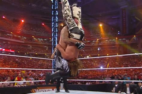 10 Rarely Used WWE Moves That Always Get A Pop – Page 10