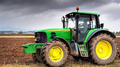 Hacking de tracteurs aux USA : les clauses abusives de John Deere - Tech - Numerama