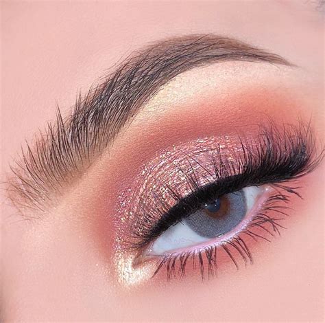 Venus XS palette in Rose Gold - Valentine’s Day Makeup | Rose gold eye makeup, Gold eye makeup ...