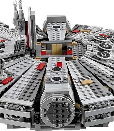 LEGO Star Wars Force Awakens Millennium Falcon