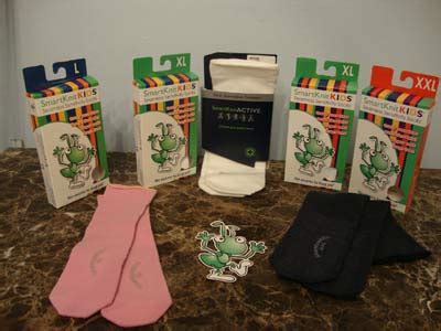 SmartKnitKIDS and SmartKnit Active Seamless Socks Review & Giveaway