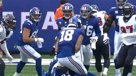 Daniel Jones' finds Isaiah Hodgins for 15-yard gain | Giants vs. Texans Highlights