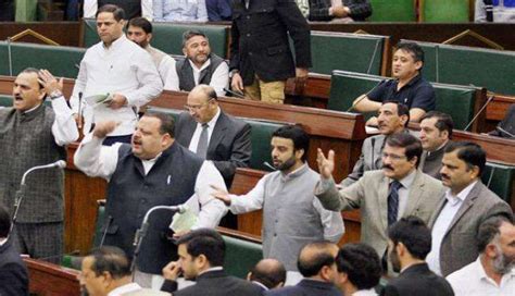 Jammu and Kashmir Assembly unanimously passes resolution for return of Kashmiri Pandits | Catch News