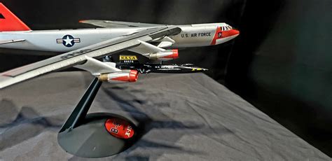 Boeing B-52 with X-15 Aircraft -- Plastic Model Airplane Kit -- 1/175 Scale -- #273 pictures by ...