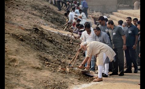 Photos: PM Narendra Modi launches Swachh Bharat Abhiyan in Varanasi ...