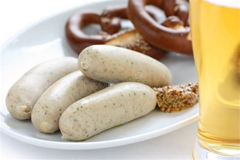 Weisswurst, Pretzel Y Cerveza Imagen de archivo - Imagen de fresco, festival: 21507851