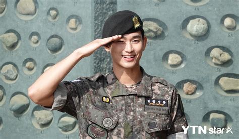 Kim Soo Hyun Has Just Been Discharged From The Military - Koreaboo