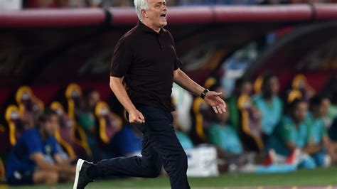 Jose Mourinho apologises for 'CHILDISH' Roma celebration after ...