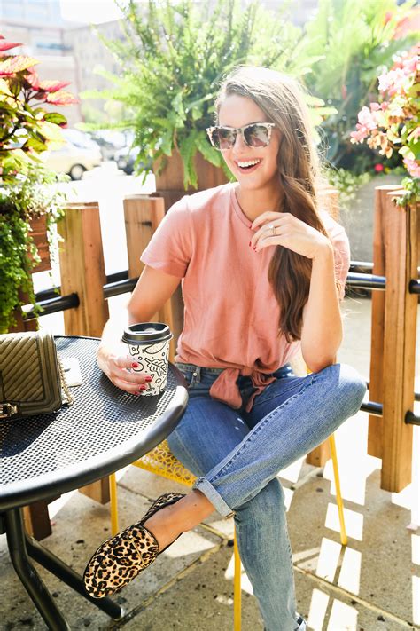 Cute Fall Outfits: Casual Coffee Date – Jess Keys