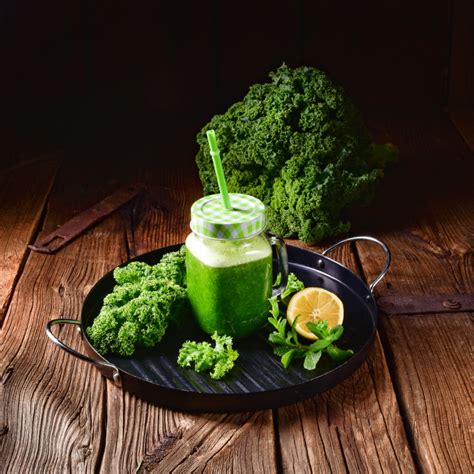 Kale in Smoothies: The Benefits and How to Use It - The Smoothie Bird