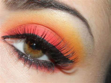 7 Steps That Can Help You Create Perfect Sunset Eyes!