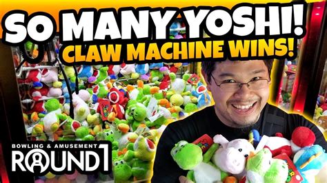 So many Yoshi! Playing at the Round 1 Arcade Claw Machine Tips! - YouTube