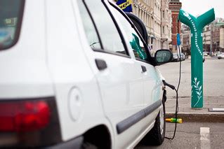 Electric car refueling | Håkan Dahlström Photography | Flickr