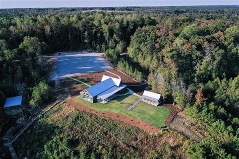 The Barn - The Barn at Smith Lake