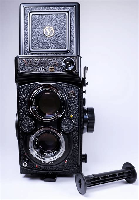 Yashica-Mat 124G | Chasing Classic Cameras with Chris