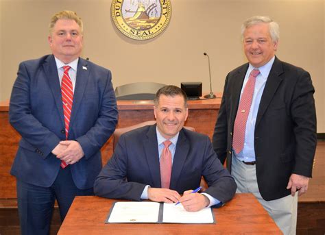 Marc Molinaro signs into law term limits for Dutchess County officials