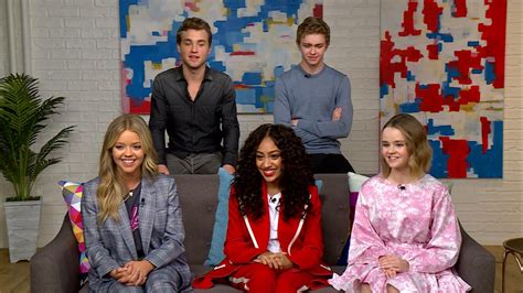 'Little Fires Everywhere' Cast on Reese Witherspoon, Kerry Washington ...