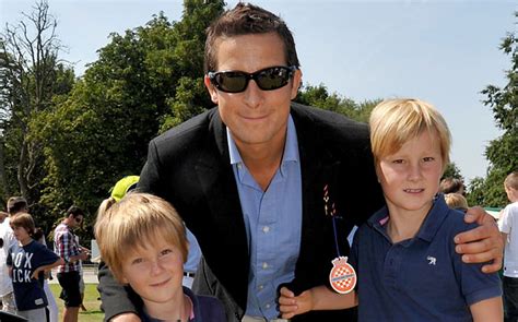 Bear Grylls Family Photos, Wife, Kids, Age, Height