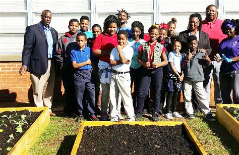 Morningside Elementary wins $5,000 from Smuckers for teaching garden | Local News | albanyherald.com