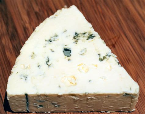 From Mild to Strong: How to Select the Best Blue Cheese - Delishably