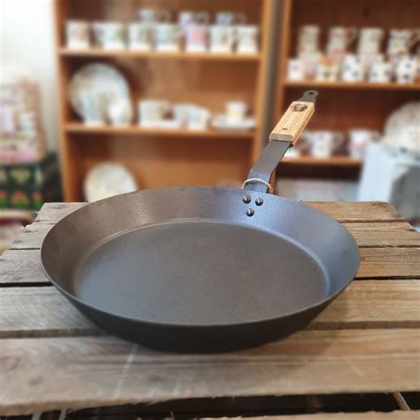 Netherton Foundry Cast Iron Frying Pans | Cooking Kneads