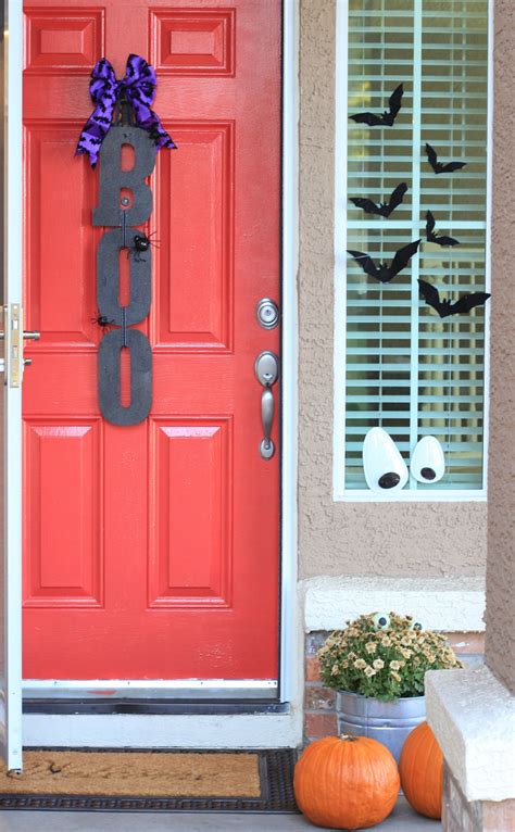 Quick and Easy Halloween Craft - Boo Front Door Sign - My Frugal Adventures