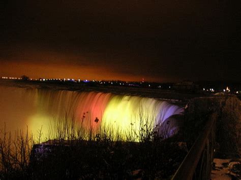 Fabulous Niagara Falls Light Show - Design Swan