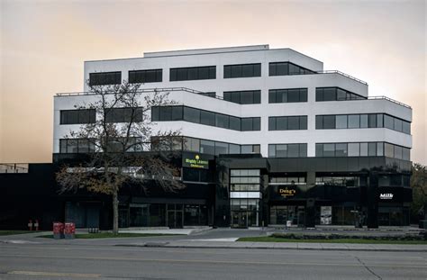 1000 Centre Street N | Leaseco Realty