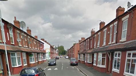 Murder probe man stabbed in Moss Side, Manchester - BBC News