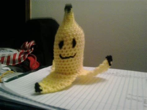 Crochet Fanatic: MARIO KART BANANA PEEL